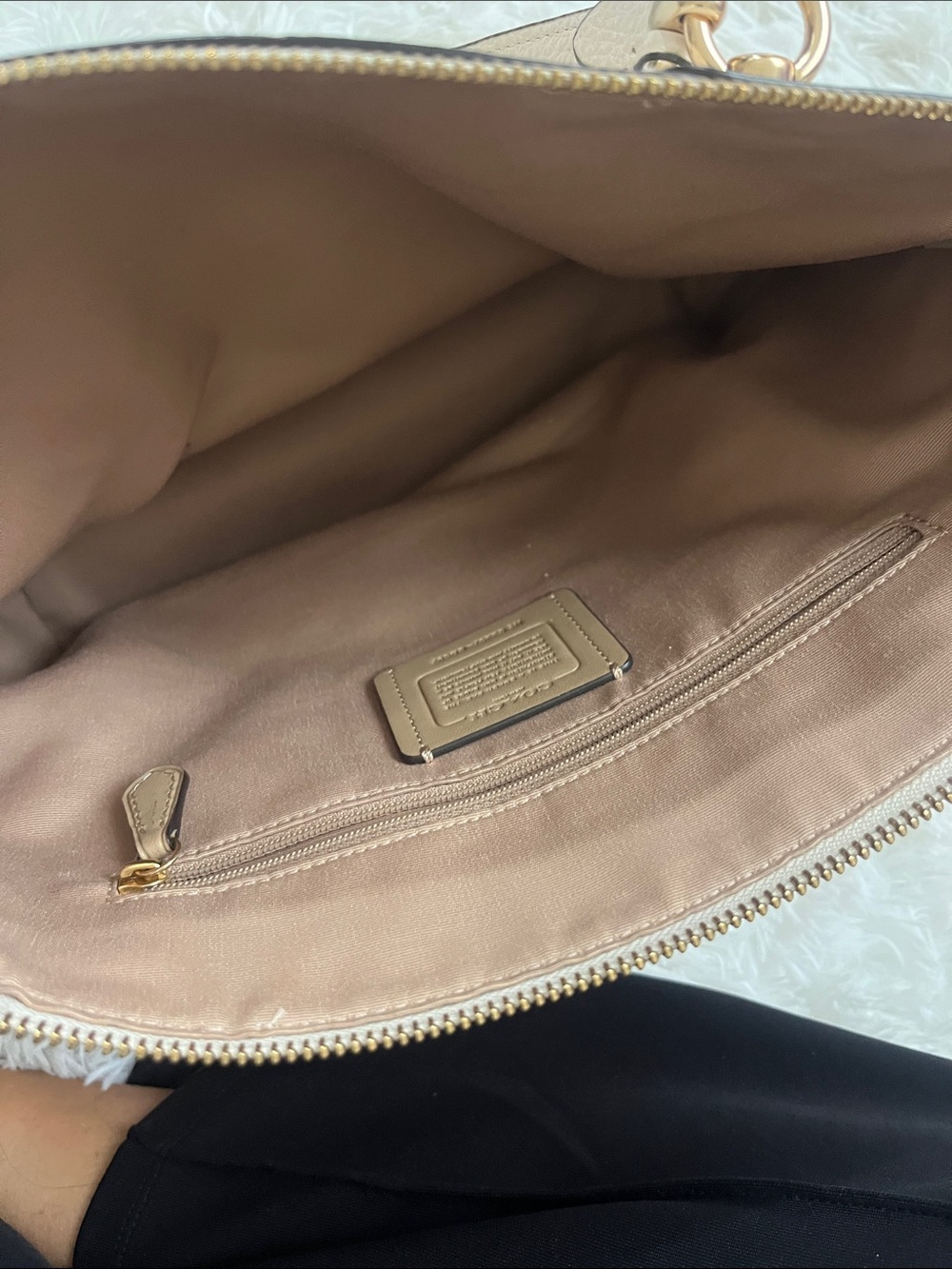 Coach Cream Leather Strawberry Print Shoulder Bag - Picture 4 of 6